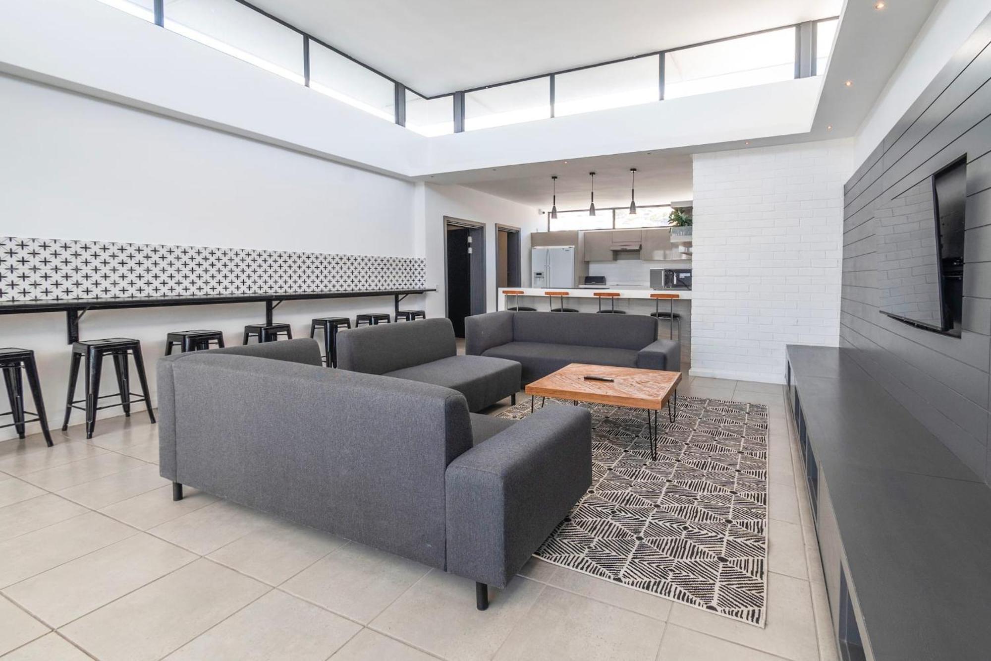 Greenpoint Gem Cozy With Vibrant Shared Space Apartment